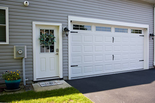24/7 Emergency Garage Door Panel Replacement experts in Fort Lewis, WA
